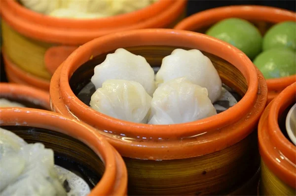 無花果の4月剪定・肥料・春管理で実が鈴なりに